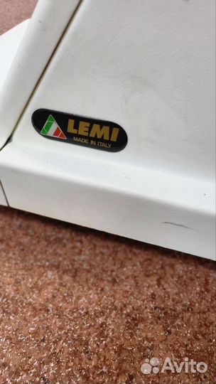 Косметологическое кресло lemi 1 + чехол торг