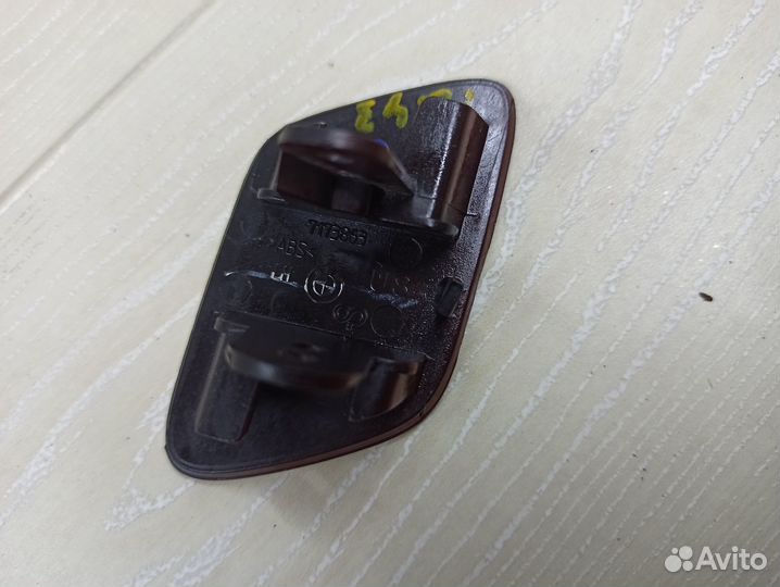 Крышка омывателя левая BMW X5 E70