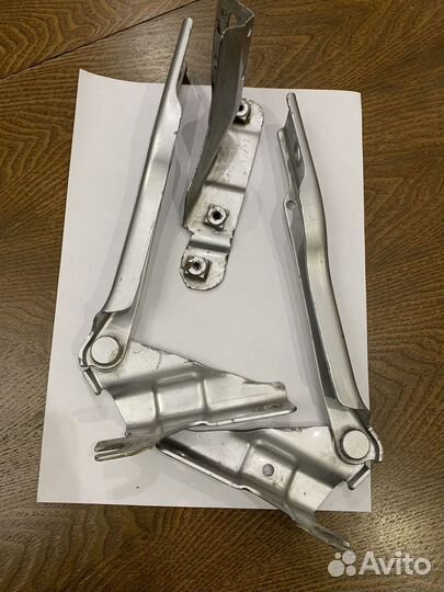 Петли капота Volkswagen Polo