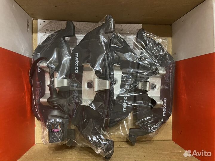 Колодки тормозные передние к-кт Metaco