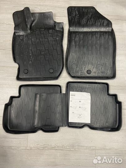 Оригинальные резиновые ковры Nissan Almera G15