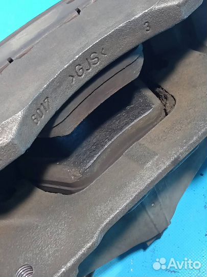 Суппорт тормозной передний левый Jaguar XJ X351