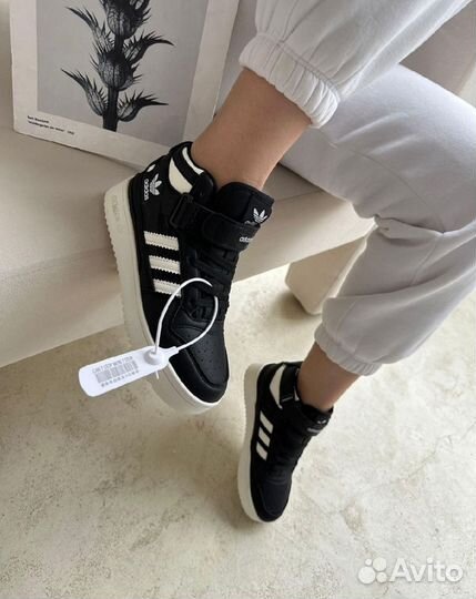 Кроссовки демисезонные adidas экокожа р. 36-39