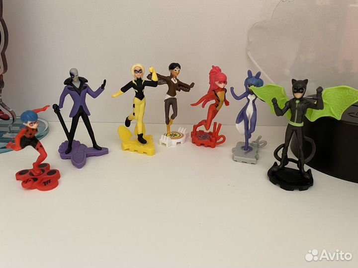 Коллекция фигурок Леди Баг и Супер Кот от киндер