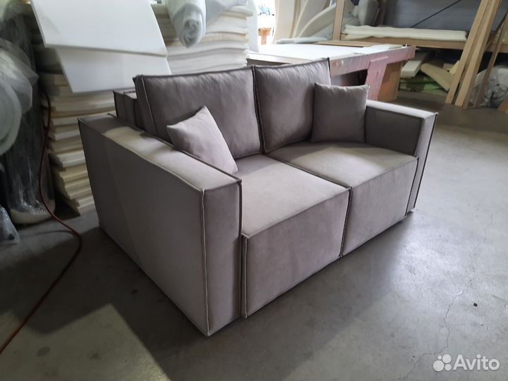 Диван в гостинную Лео