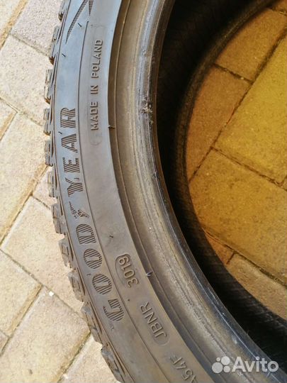 Goodyear UltraGrip Ice 2 225/45 R18 95