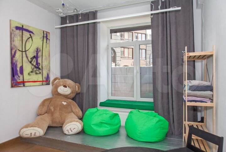 2-к. квартира, 60 м², 1/9 эт.