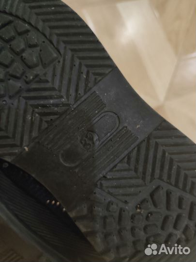 Кроссовки 32