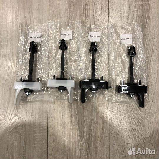 Ограничитель двери Тойота Ландкруизер 200