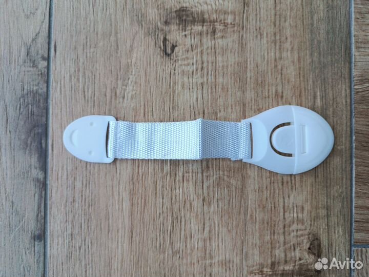 Блокиратор дверей и ящиков от детей