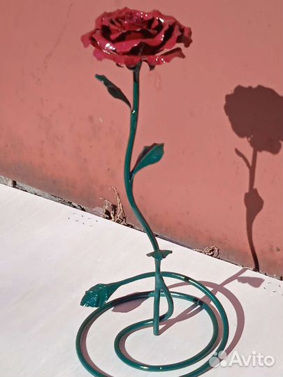 Роза кованая элегантность