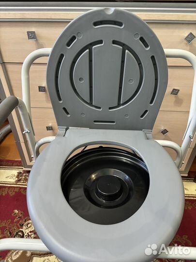 Санитарное кресло туалет