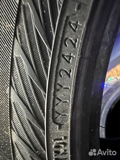 Yokohama Ice Guard IG65 235/45 R17 97T