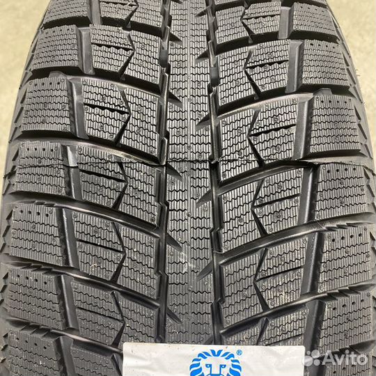Leao Winter Defender Ice I-15 SUV 255/45 R20 T