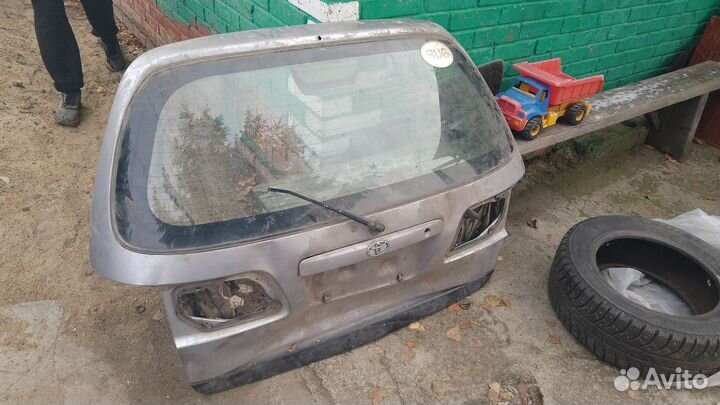 Дверь багажника Тойота Калдина