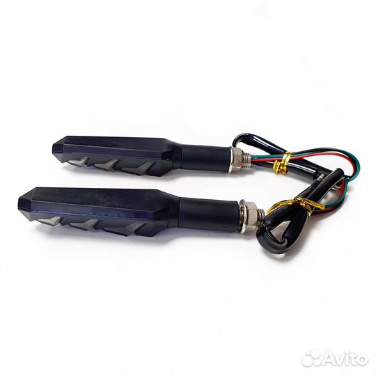 Поворотники универсальные светодиодные стрела