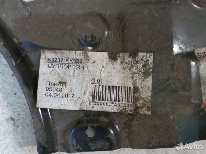 Супорт правый фары Toyota hilux 8 Toyota fortuner