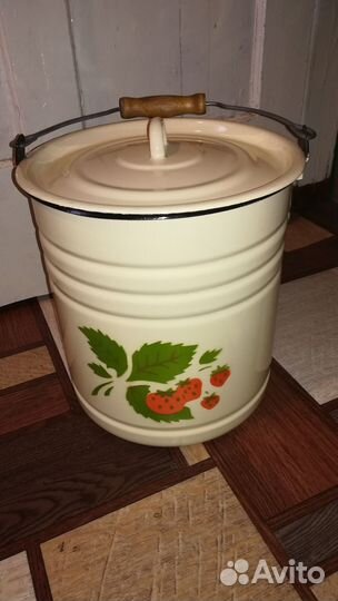 Ведро с крышкой