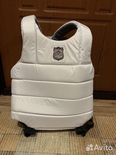 Жилет защитный для единоборств