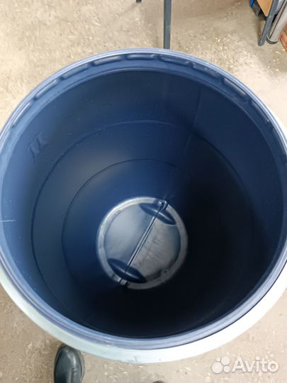 Бочка пластиковая 127 л. б/у