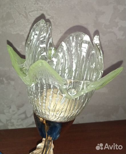 Продам люстру