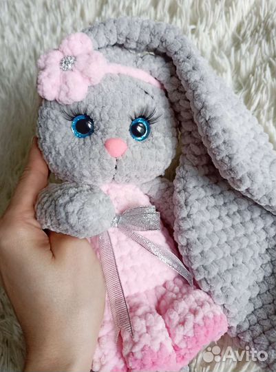 Вязаный заяц