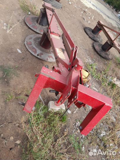 Роторная коса двухметровая. В рабочем состоянии