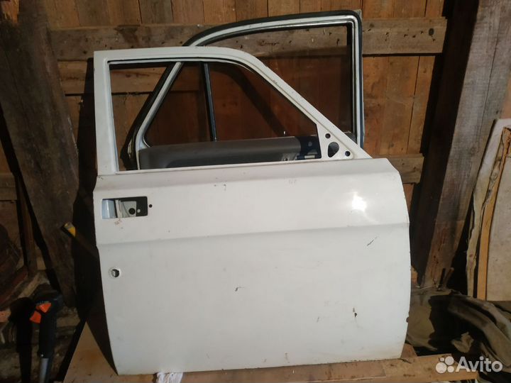 Дверь от Волги 3110, 2410 передняя правая
