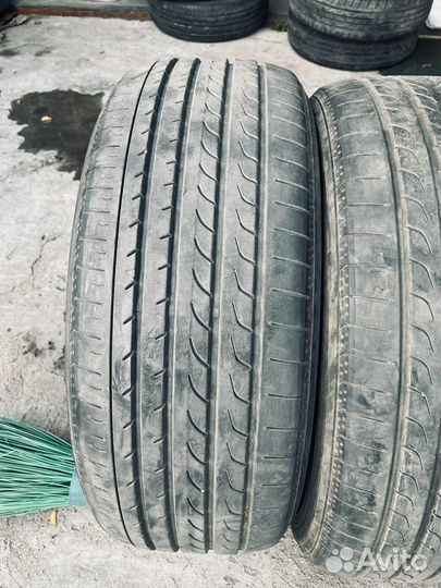 Yokohama BluEarth RV-02 225/45 R19 96W