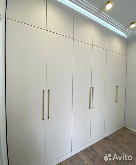 Черный шкаф