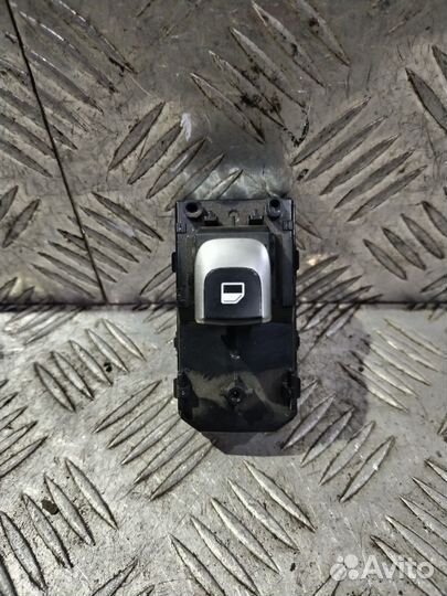 Кнопка стеклоподъемника Kia Rio 4, X-line