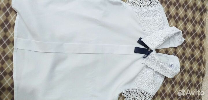 Блузки, рубашки в школу