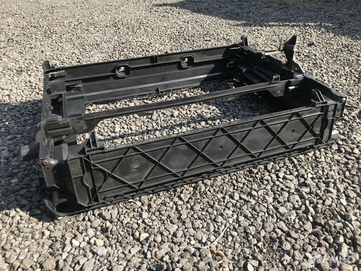 Кронштейн радиатора BMW 5 F10 535iX N55