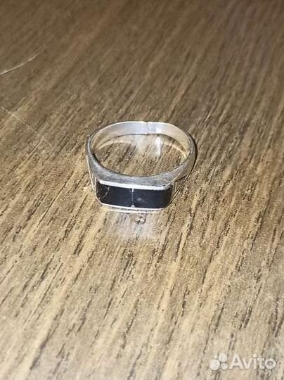 Серебряное кольцо