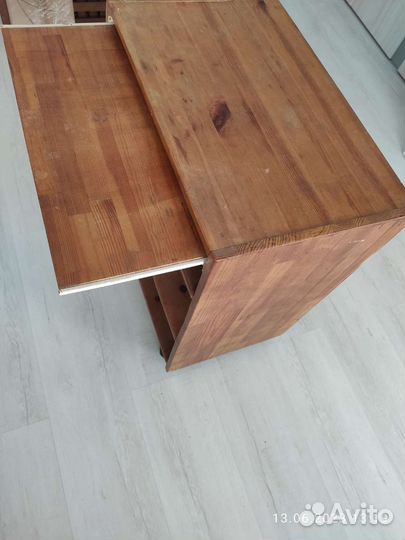 Компьютерный стол на колесиках