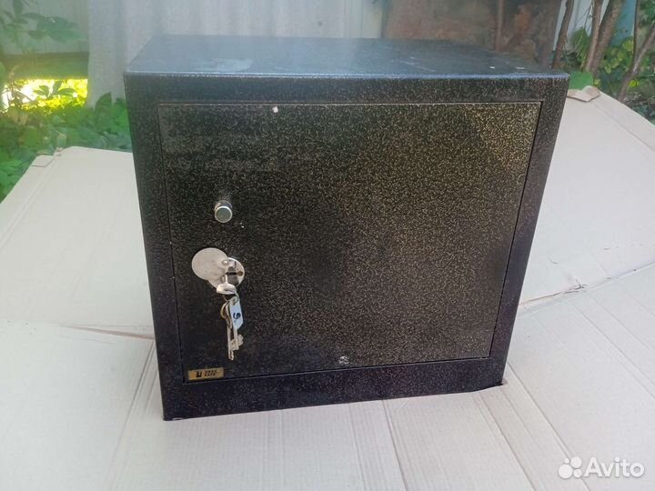 Сейф пистолетный с патронным отделением