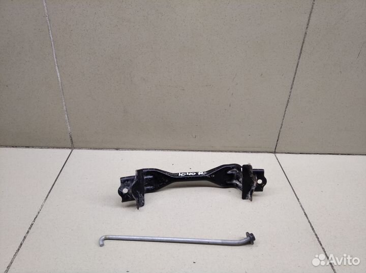 Крепление аккумулятора Hi Lux 2015