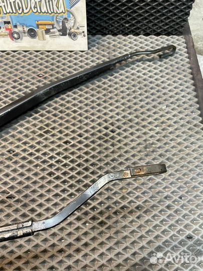 Поводок дворников Nissan Primera P12