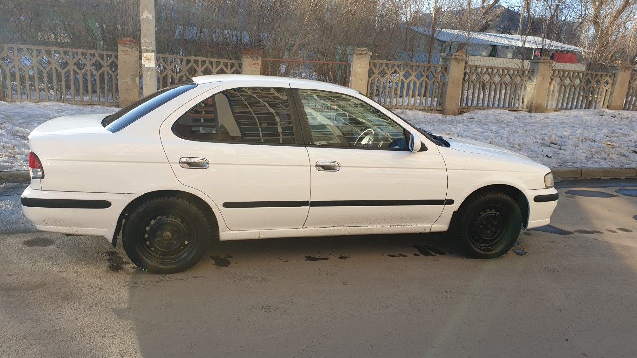 Nissan Sunny: фото владельца