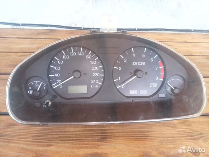 Панель приборов Mitsubishi carisma