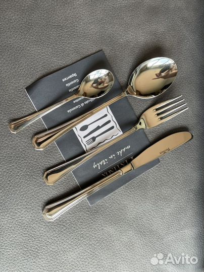 Столовый набор в подарочном кейсе