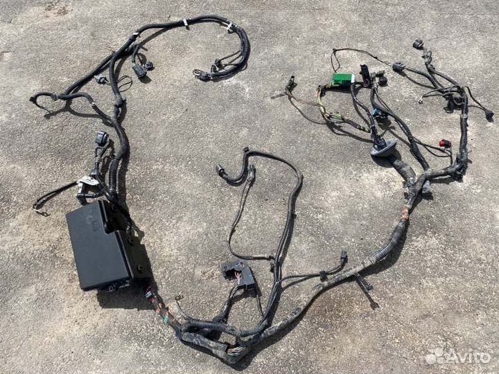 Блок предохранителей с проводкой Ford Focus 2 shda