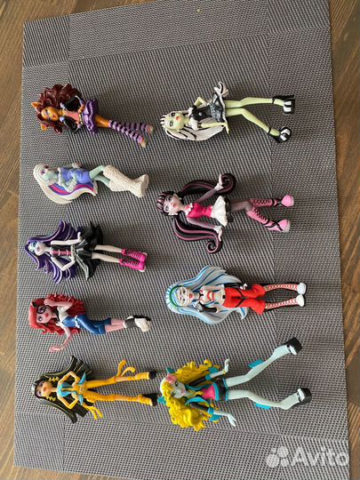 Коллекция фигурок монтр хай