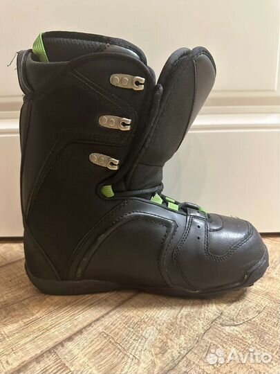 Сноубордические ботинки 42.5