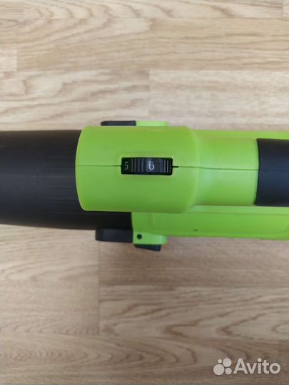 Ветродуйка на аккумуляторе