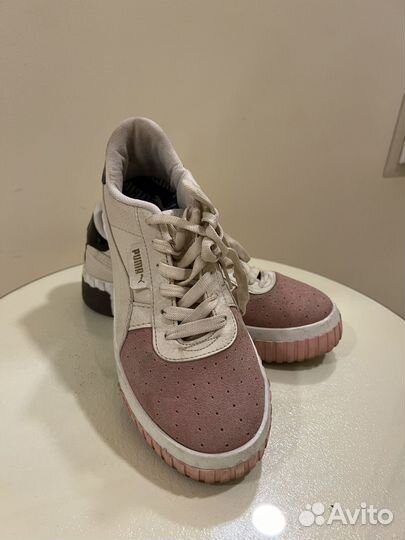 Кроссовки женские 37 размер бу