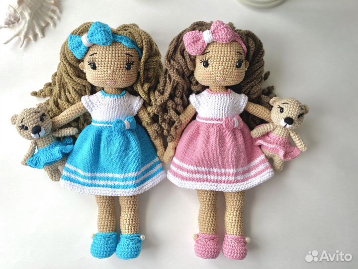 Вязаная кукла ручной работы