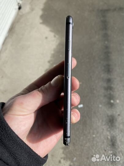 iPhone 8, 64 ГБ