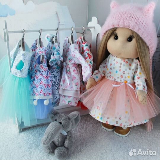 Игровая куколка с одеждой