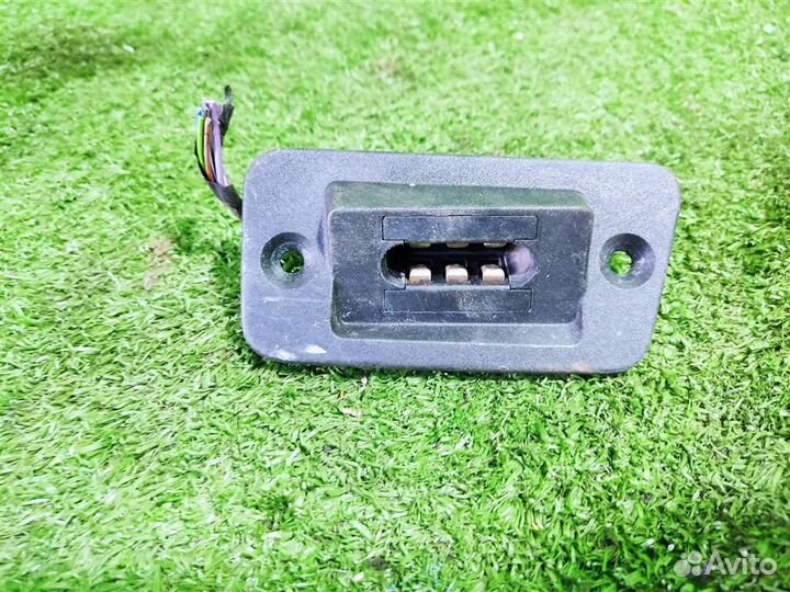 Концевик двери volkswagen Caddy 3 2013